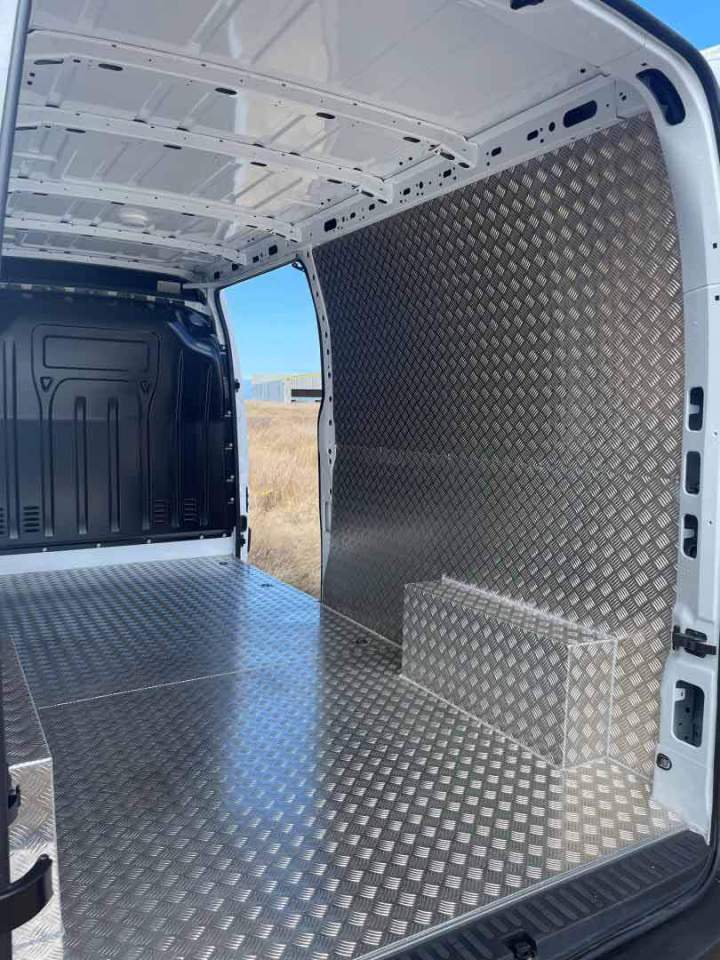 Service d'aménagement intérieur de véhicules à La Réunion