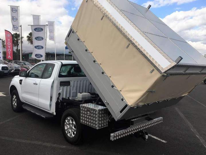 Habillage de bennes et fourgons à La Réunion