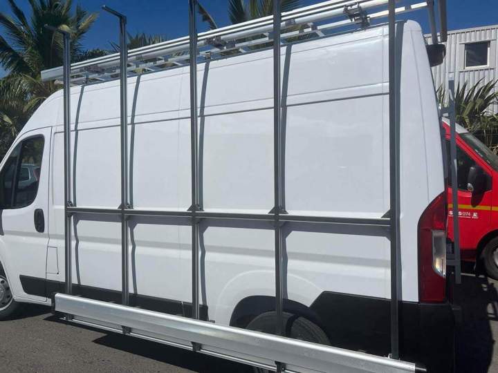 Atelier de carrosserie à La Réunion