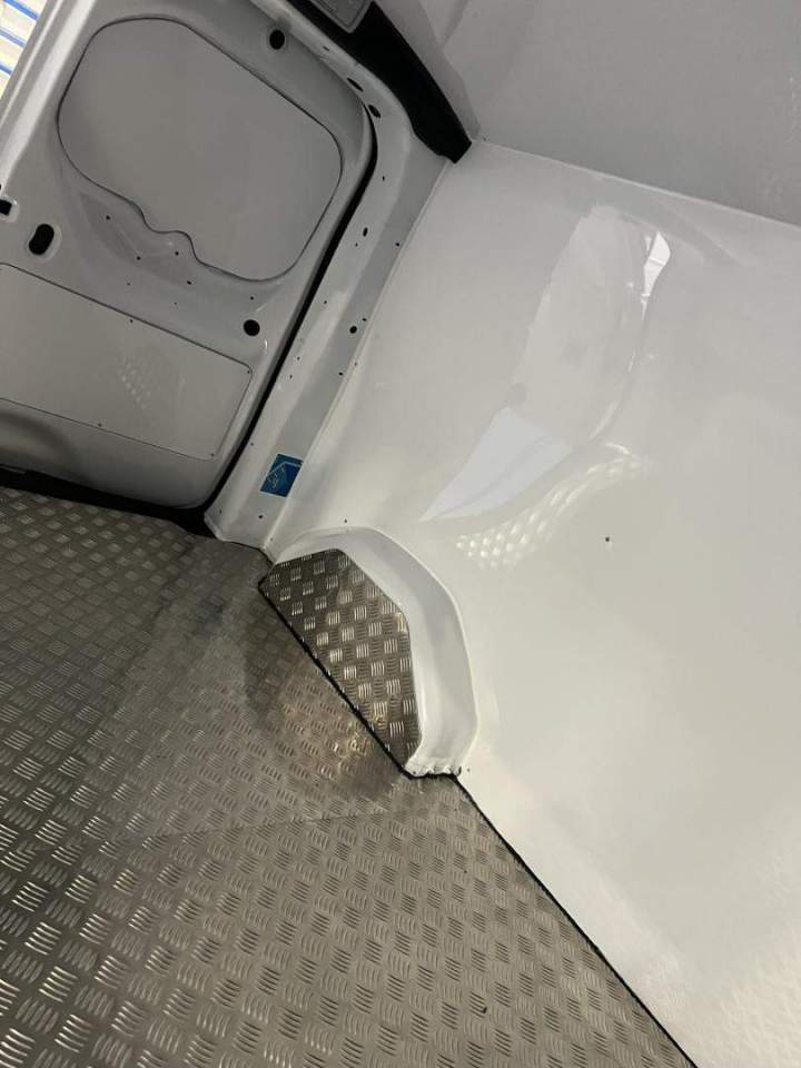 Service d'aménagement intérieur de véhicules à La Réunion