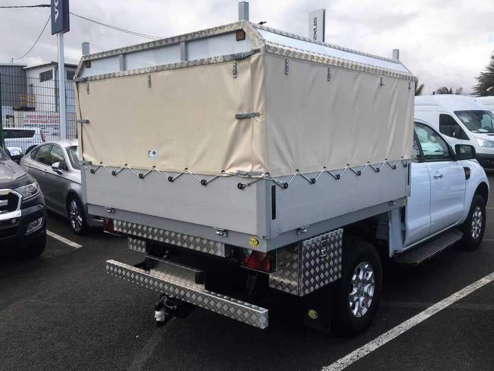 Habillage de bennes et fourgons à La Réunion