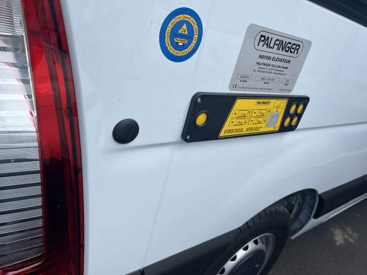 Carrossage de fourgons à La Réunion