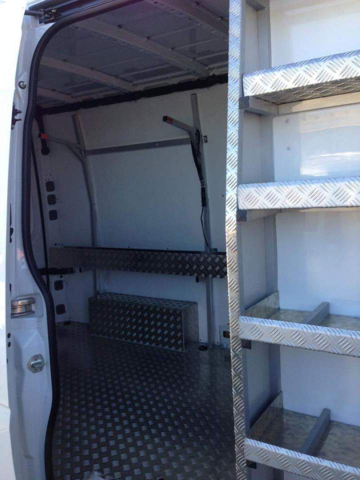 Service d'aménagement intérieur de véhicules à La Réunion