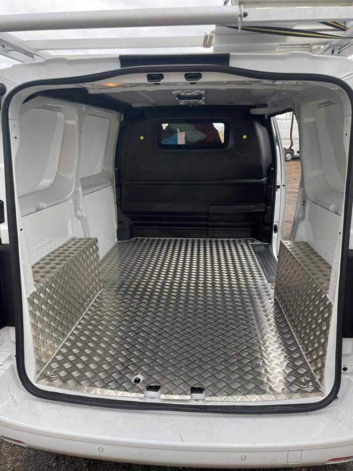 Service d'aménagement de véhicules utilitaires à La Réunion