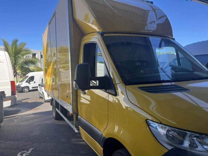 Personnalisation de fourgons à La Réunion