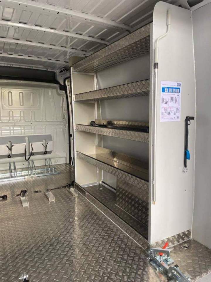 Aménagements spécifiques de véhicules utilitaires à La Réunion