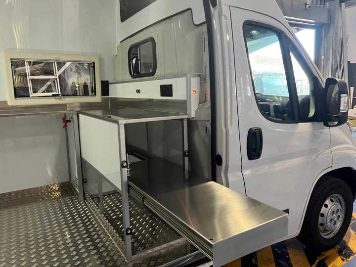 Aménagements spécifiques de véhicules utilitaires à La Réunion