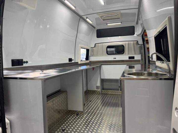 Aménagements spécifiques de véhicules utilitaires à La Réunion