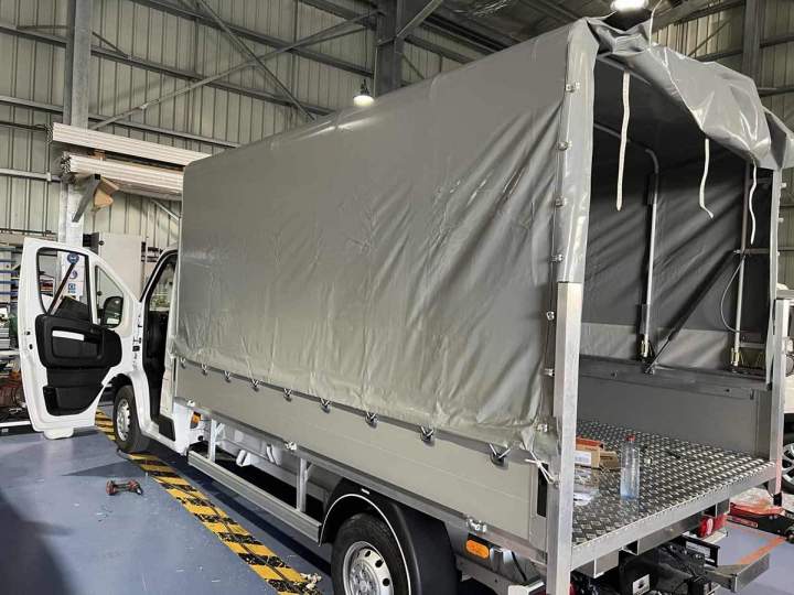 Habillage de bennes et fourgons à La Réunion