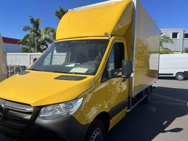 Aménagement de fourgons de transport à La Réunion