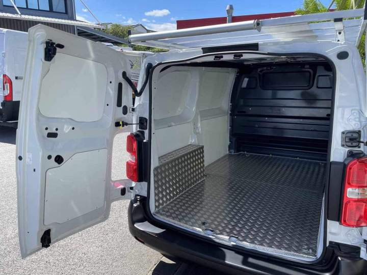 Service d'aménagement intérieur de véhicules à La Réunion