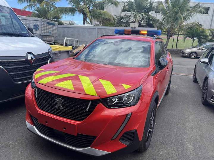 Installateur de signalisation lumineuse pour véhicules utilitaires à La Réunion