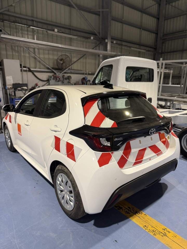 YARIS   ORANGE (1)