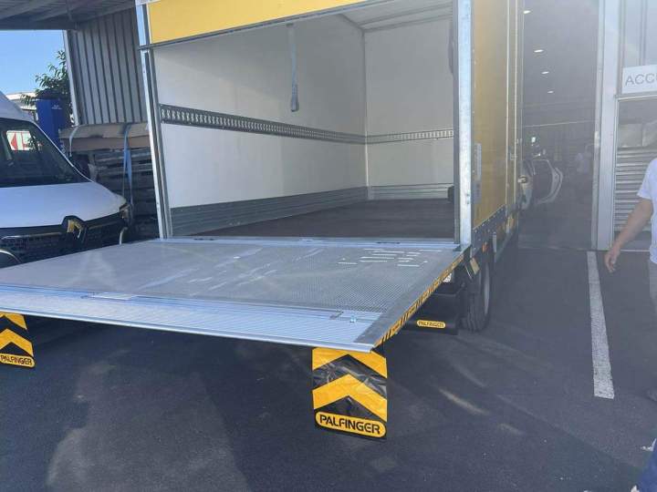 Carrossage de fourgons à La Réunion