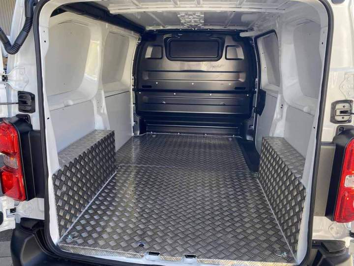 Aménagements spécifiques de véhicules à La Réunion