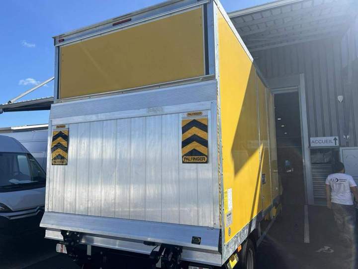 Carrossage de fourgons à La Réunion