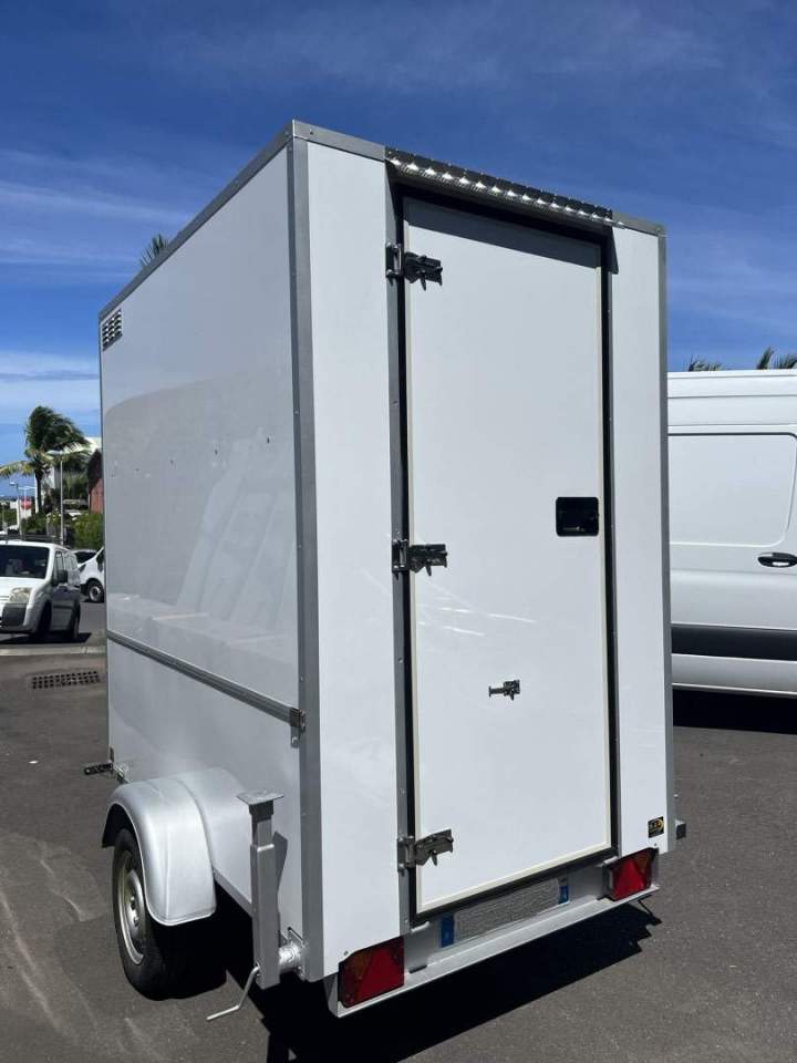 Installateur de remorques spécifiques  à La Réunion