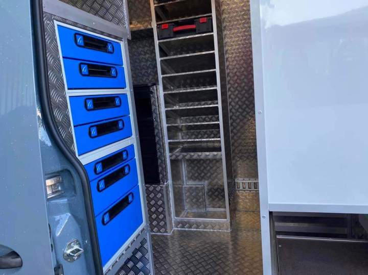 Service d'aménagement intérieur de véhicules à La Réunion