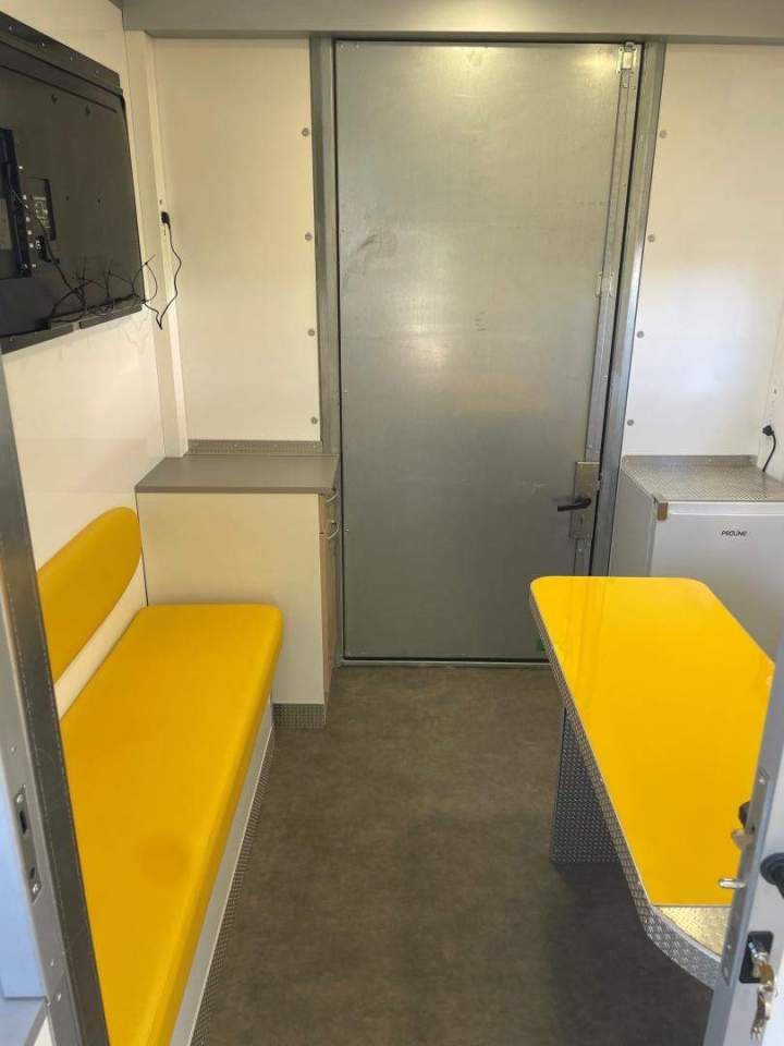 Aménagements spécifiques de véhicules utilitaires à La Réunion