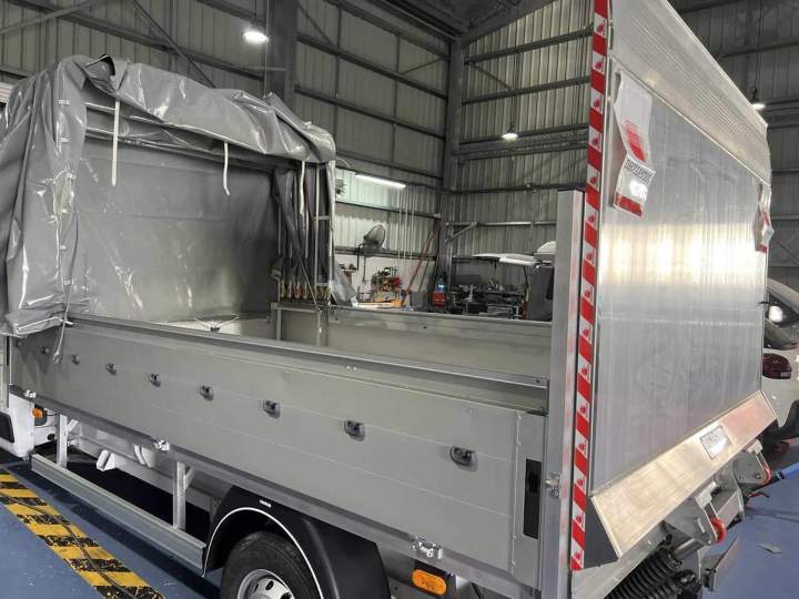 Carrossage de fourgons à La Réunion