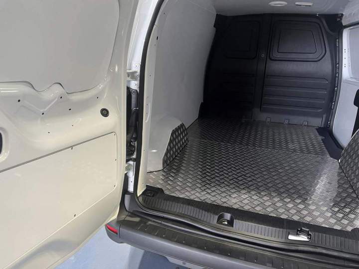 Service d'aménagement intérieur de véhicules à La Réunion