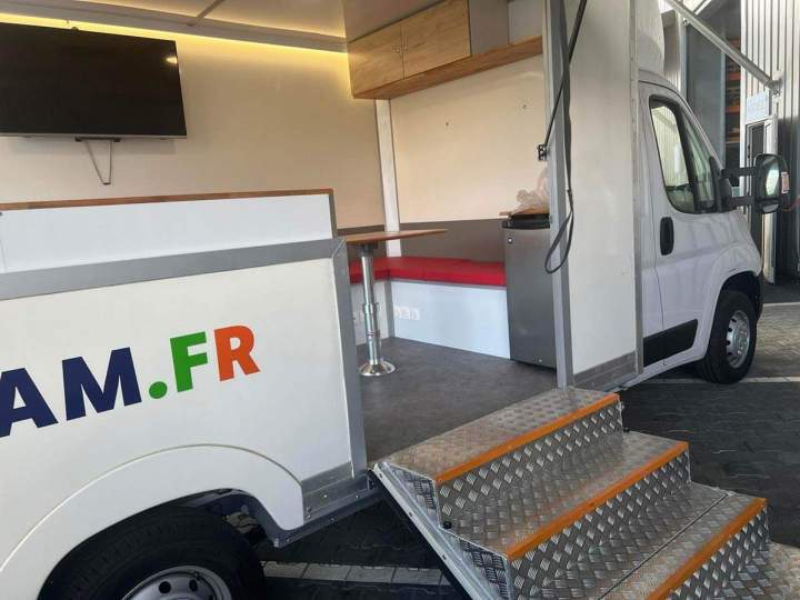 Aménagements spécifiques de véhicules utilitaires à La Réunion